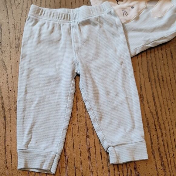 12 month boys pj set carters 💙 - Picture 4 of 5